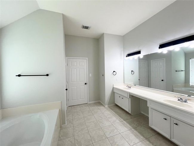 22 Crestview Trl, House other with 4 bedrooms, 3 bathrooms and 3 parking in Houston TX | Image 20