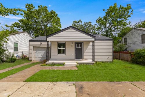 904 W Anthony St, Fort Worth, TX, 76115-1307 | Card Image