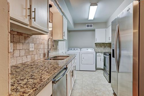 apt-209-357 N Post Oak Ln, Houston, TX, 77024-5939 | Card Image