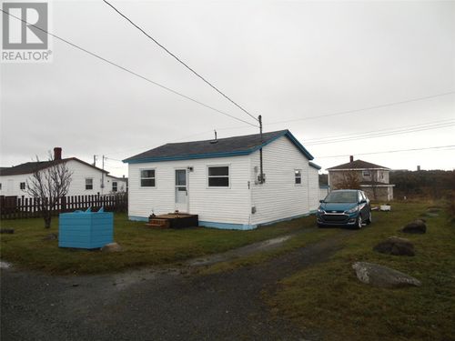 21 4th St, Bell Island, NL, A0A | Card Image