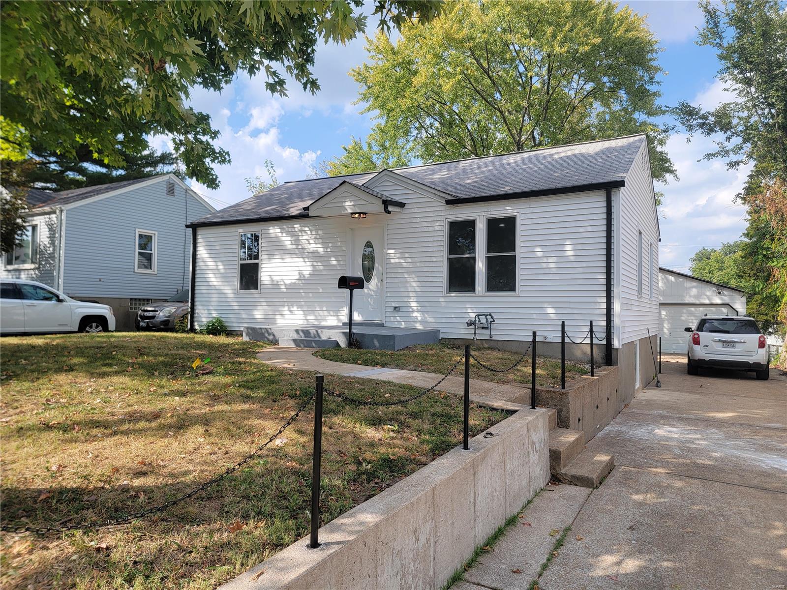 Echo Ln, Saint Louis, MO 63114