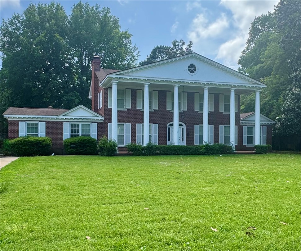 1407 W Main St, Russellville, AR 72801
