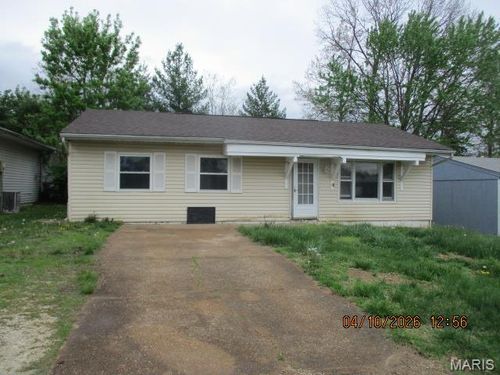45 Cedar Ridge Dr, Pacific, MO, 63069-3404 | Card Image