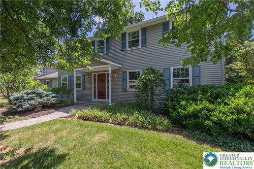 3325 Green Meadow Dr, BETHLEHEM, PA, 18017-1942 | Card Image