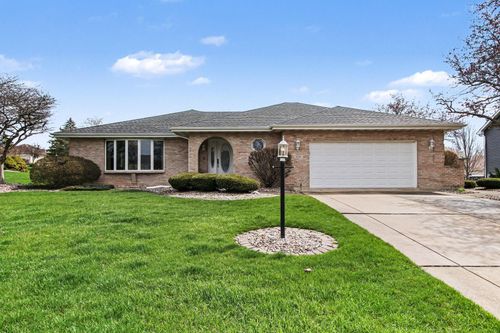 9241 Monix Dr, Saint John, IN, 46373-9301 | Card Image