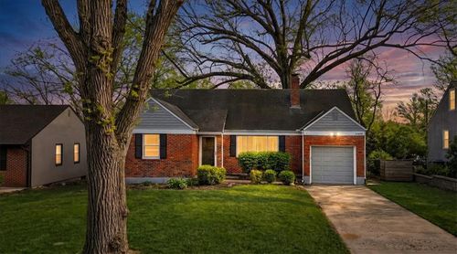 2405 W 75th Pl, Prairie Village, KS, 66208-3617 | Card Image