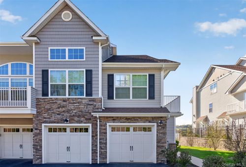 402 Sacandaga Loop, Wappingers Falls, NY, 12590-7098 | Card Image