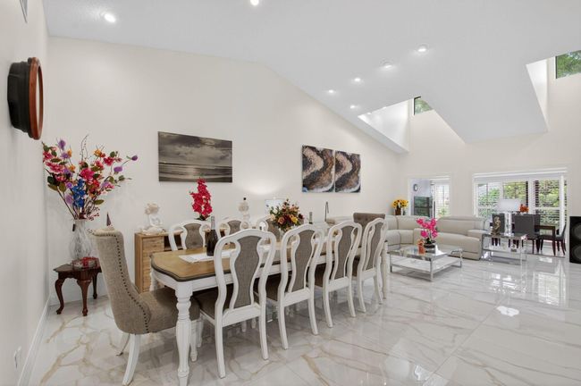 6858 Fountains Cir, Condo with 3 bedrooms, 3 bathrooms and null parking in Lake Worth FL | Image 22