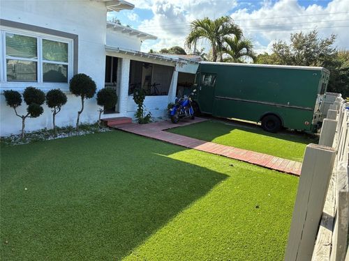 516 Sw 15th St, Fort Lauderdale, FL, 33315-1764 | Card Image