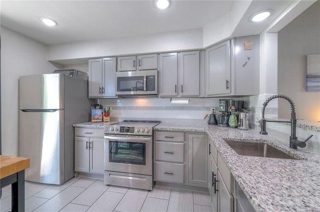 13148 Brougham Dr, House other with 3 bedrooms, 2 bathrooms and null parking in Olathe KS | Image 15