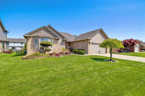 22465 Bluewater Dr, Macomb, MI, 48044-3746 | Card Image