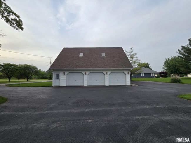 14327 Mcraven Ln, House other with 4 bedrooms, 4 bathrooms and null parking in Mount Vernon IL | Image 8