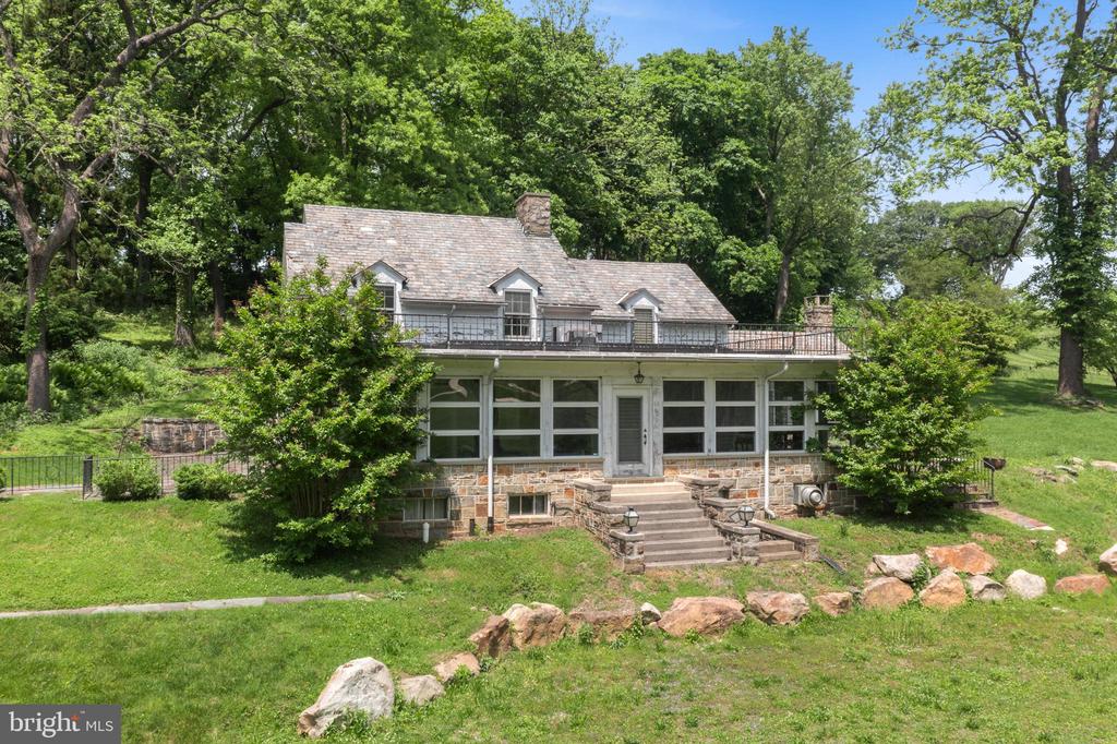 Riverbend Rd, Allentown, PA 18103