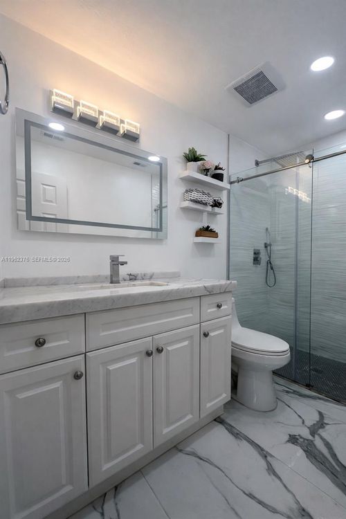 6012 Nw 172nd Terr Cir, Hialeah, FL, 33015 | Card Image