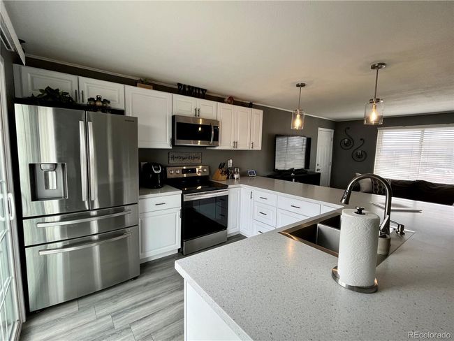 Open, entertainer's dream kitchen | Image 4