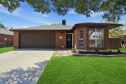 1152 Lake Bluff Dr, Little Elm, TX, 75068-5300 | Card Image