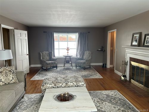 52 Clover Hill Dr, Poughkeepsie, NY, 12603-3202 | Card Image