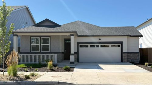 21640 Se Fuji Dr, Bend, OR, 97702-7003 | Card Image