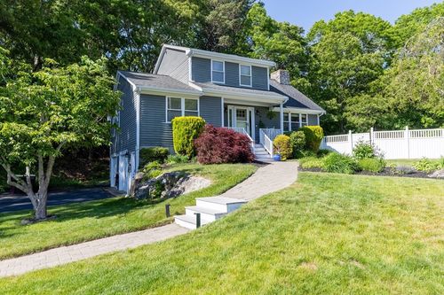 15 Heritage Rd, Acushnet, MA, 02743-5200 | Card Image