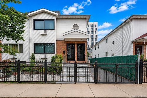 1048 Beach 22nd St, Far Rockaway, NY, 11691-3307 | Card Image