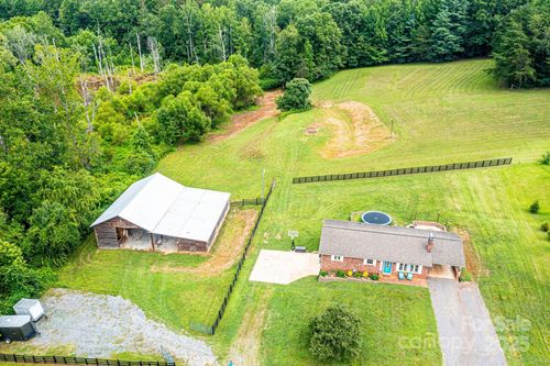 1870 Guildwood Pl, Hudson, NC, 28638-8764 | Card Image