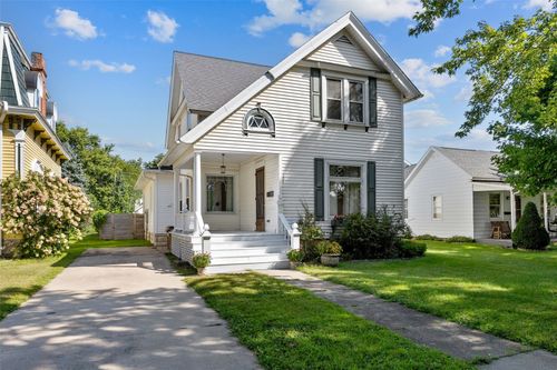 304 E Union St, Manchester, IA, 52057-1429 | Card Image