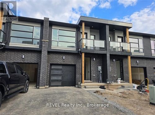 16 Warren Trail, Welland (Lincoln/Crowland), ON, L3B0N8 | Card Image