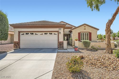 2423 Jada Dr, Henderson, NV, 89044-1581 | Card Image