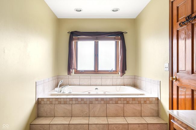 Primary Bathroom | Image 25