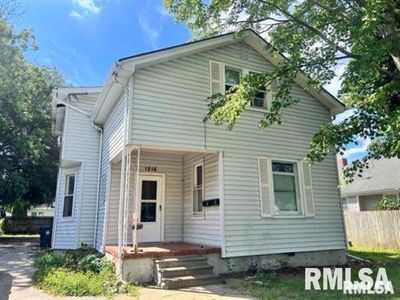 1216 Charlotte Street, House other with 2 bedrooms, 1 bathrooms and null parking in Pekin IL | Image 1