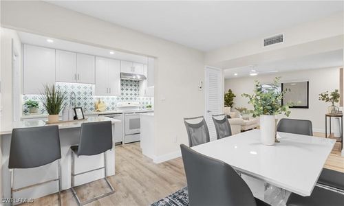 f17-788 Park Shore Dr, NAPLES, FL, 34103-3751 | Card Image