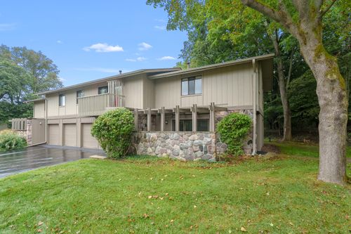 3844 Greenleaf Cir, Kalamazoo, MI, 49008-2509 | Card Image