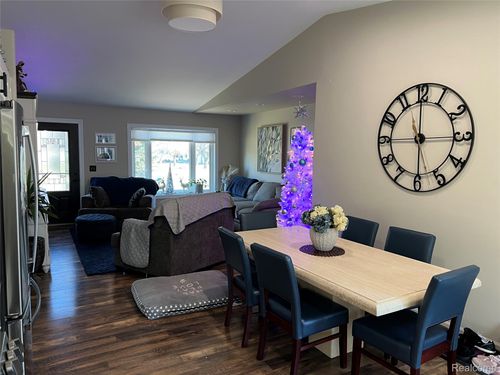 29590 Cotton Rd, Chesterfield, MI, 48047-5190 | Card Image