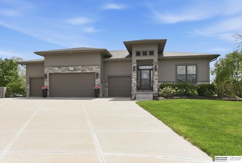 7029 S 185th Cir, Omaha, NE, 68136-6502 | Card Image