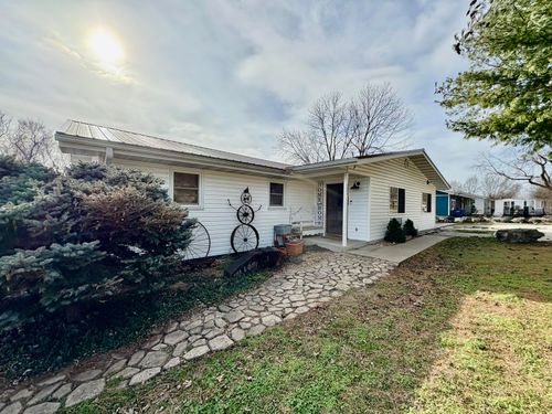 203 Wynes Cir, Greenfield, MO, 65661-8215 | Card Image