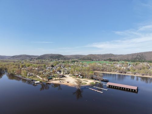 122 Mississippi Ln, BAGLEY, WI, 53801-9613 | Card Image