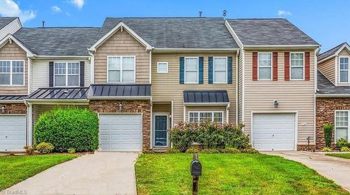 136 Penry Ln, Clemmons, NC, 27012-6868 | Card Image