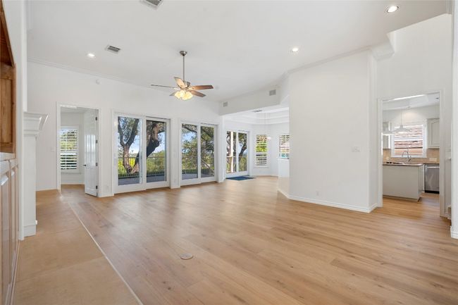 403 Hazeltine Dr, House other with 4 bedrooms, 3 bathrooms and 4 parking in Lakeway TX | Image 14