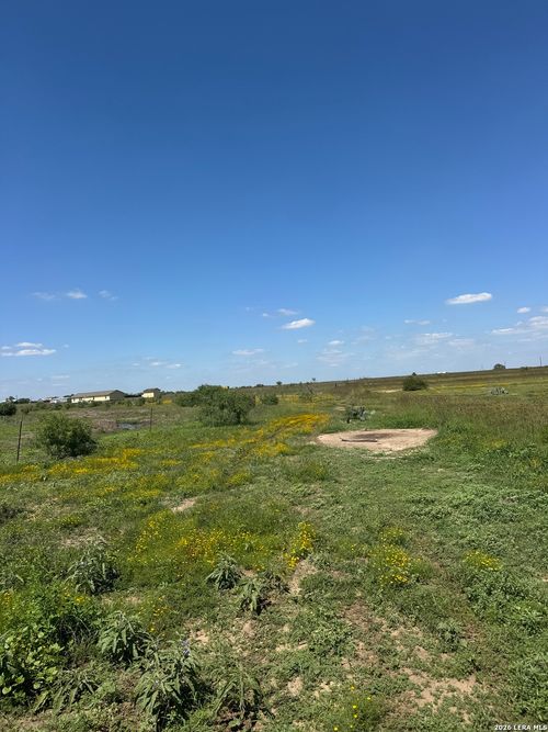 2731 Atascosa County Road 101, Floresville, TX, 78114-4428 | Card Image