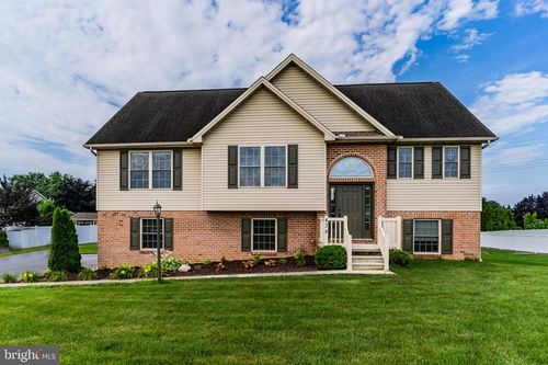 79-434 Terrilynn Dr, Chambersburg, PA, 17202-7971 | Card Image