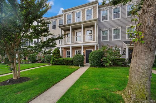 14 Maler Ln, Patchogue, NY, 11772-3558 | Card Image