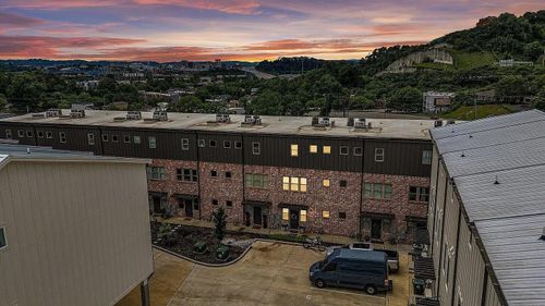 895 Cherokee Blvd, Chattanooga, TN, 37405-2044 | Card Image