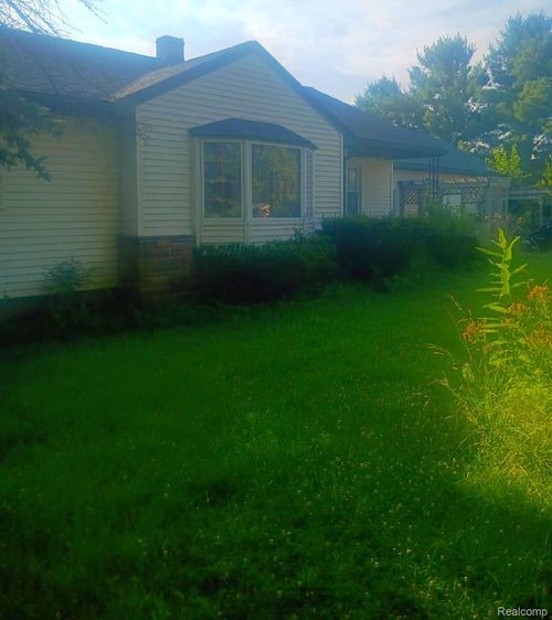 4242 Jones Rd, North Branch, MI, 48461-8852 | Card Image