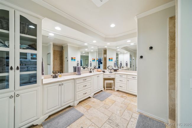 6922 Hackberry Rdg, House other with 5 bedrooms, 5 bathrooms and null parking in Owasso OK | Image 18