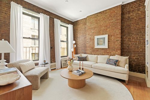 2c-313 E 56th St, New York, NY, 10022-3700 | Card Image