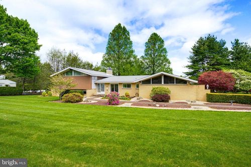 2149 Stonecrest Dr, LANCASTER, PA, 17601-5425 | Card Image