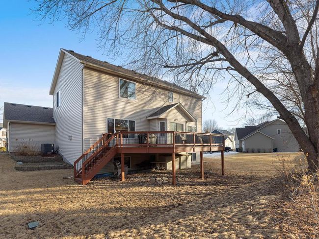 Another view of the rear of the home | Image 4