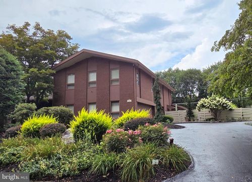 1617 Meadowlark Rd, WYOMISSING, PA, 19610-2820 | Card Image