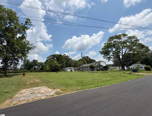 211 Pine St, reidville, SC, 29375 | Card Image