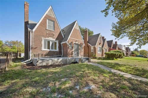 9576 Hubbell St, Detroit, MI, 48227-2702 | Card Image